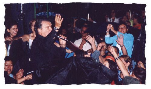 ER CON EL PUBLICO EN BELLO - 2005